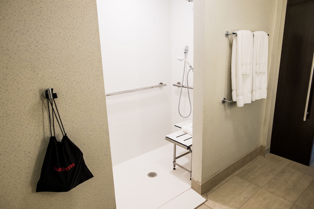 Holiday Inn Express & Suites Marietta by IHG - photo 26