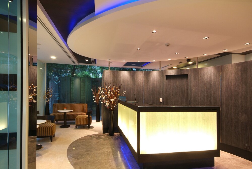 Amora NeoLuxe Suites Hotel