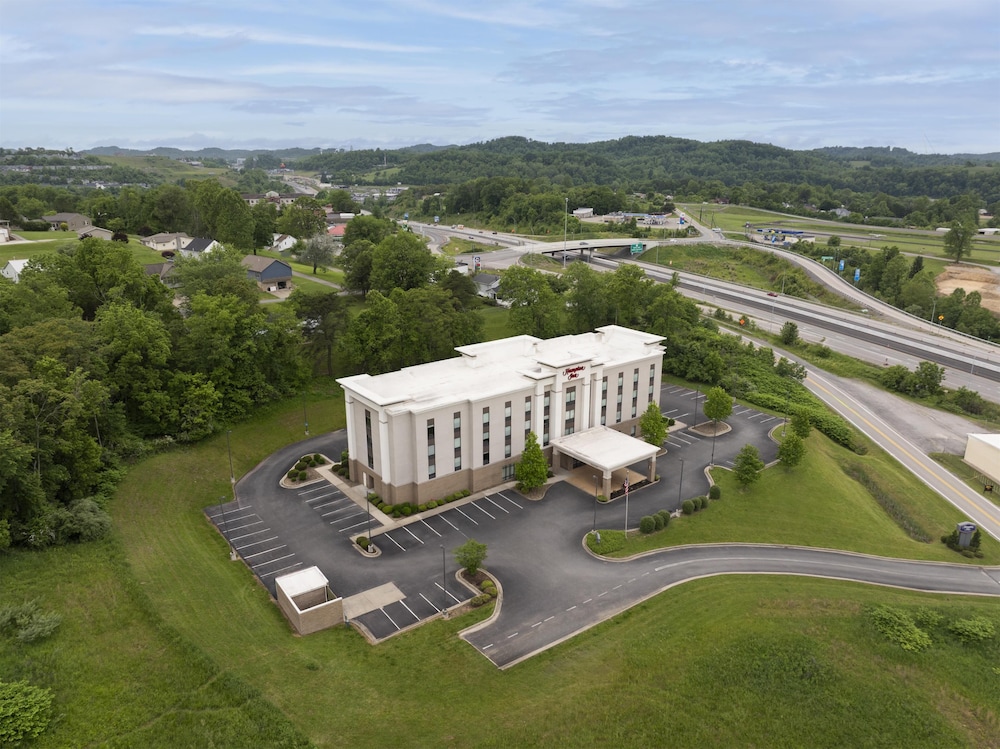 Hampton Inn Fairmont - photo 31