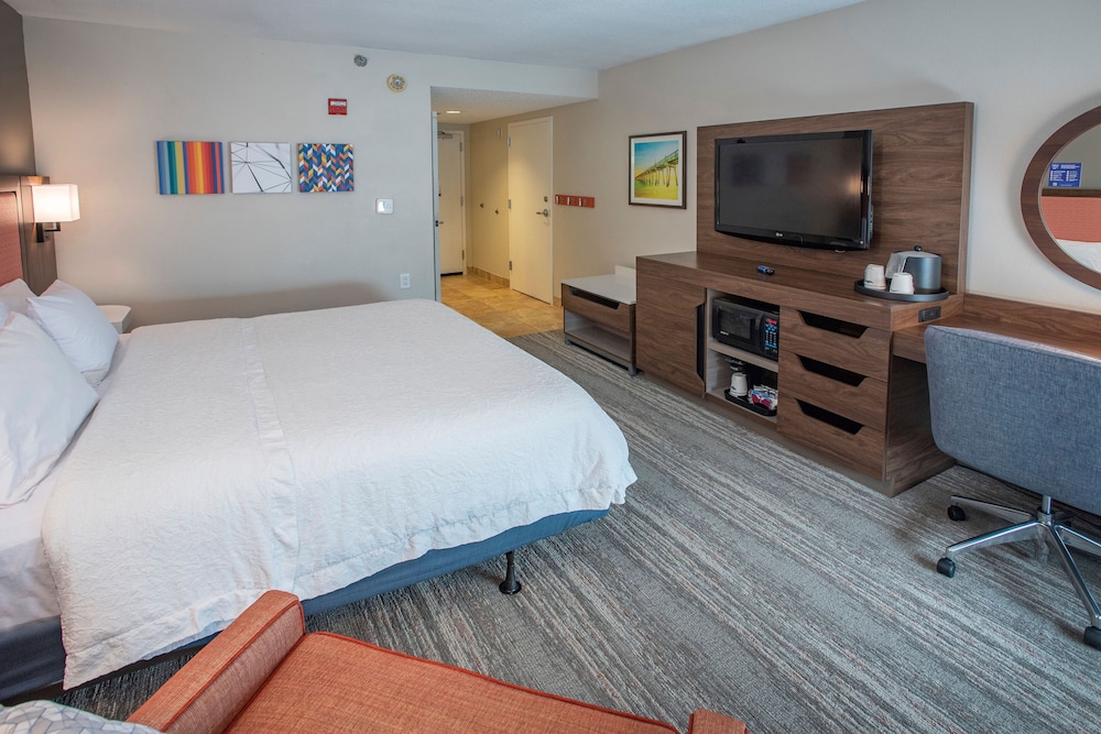 Hampton Inn Pensacola Airport - photo 21