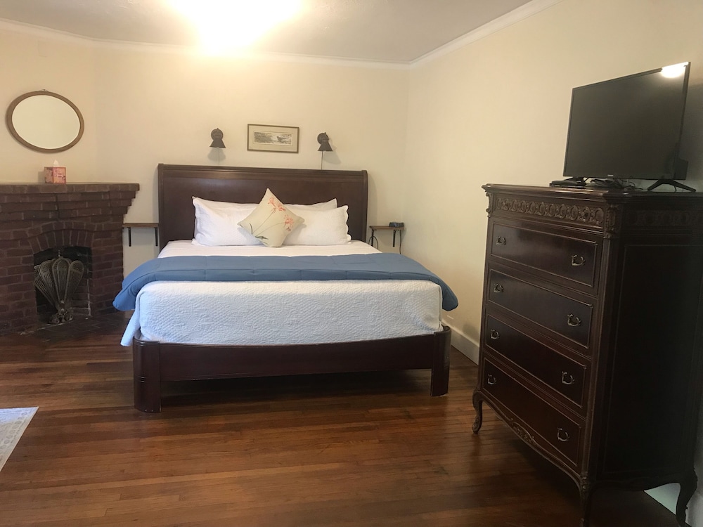 Cherokee Lodge - photo 3