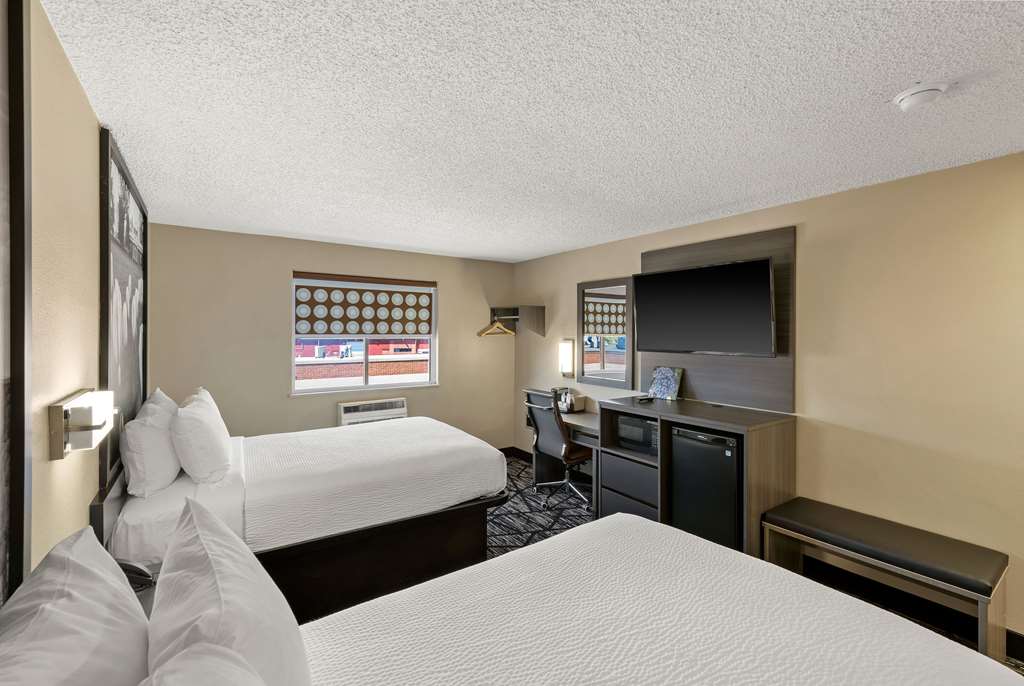 Super 8 by Wyndham Charlottesville in Charlottesville, United States