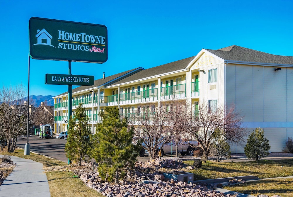 HomeTowne Studios By Red Roof Colorado Springs Airport - photo 17
