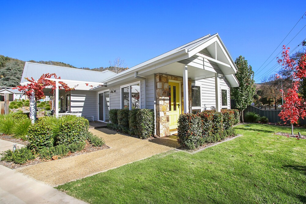 Winter Home Our Place at Bright — 4-Star Luxury Hotel in Bright, Australia