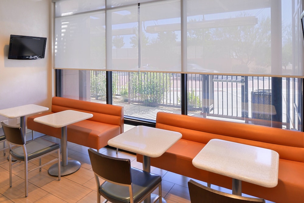 SpringHill Suites by Marriott Kingman Route 66 - photo 49