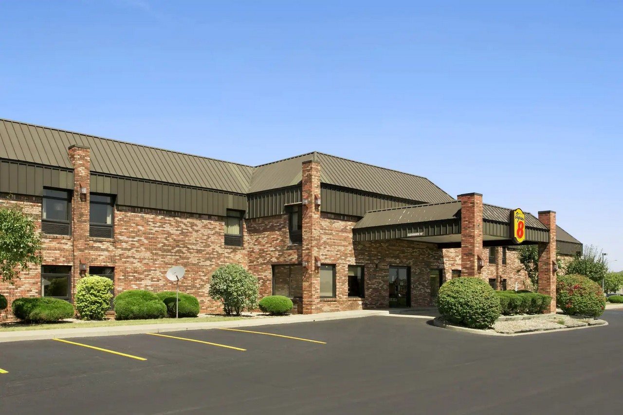 Super 8 by Wyndham Columbia City - photo 2