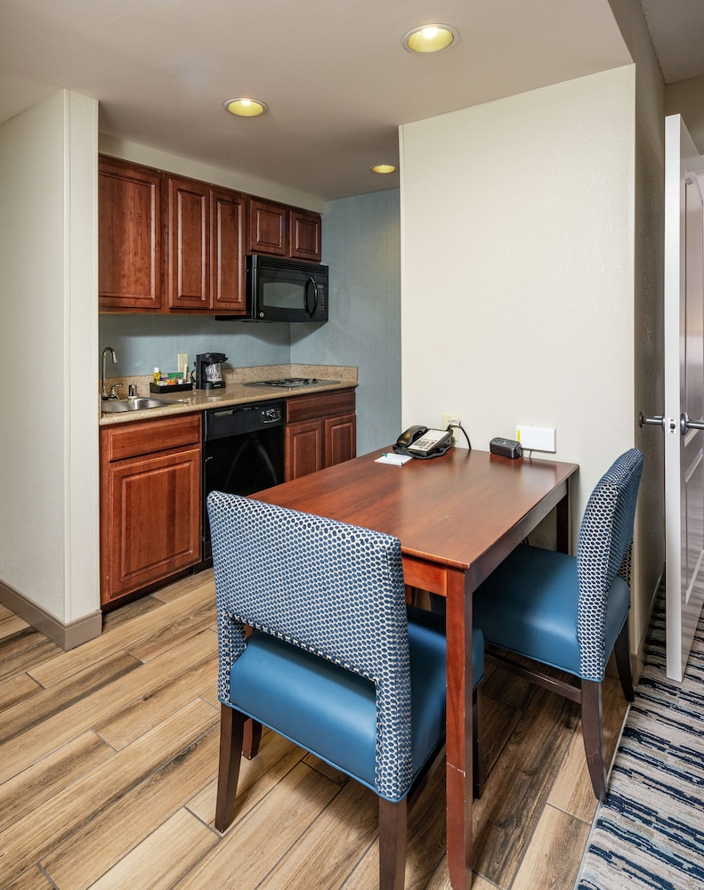 Homewood Suites by Hilton Portland - photo 14