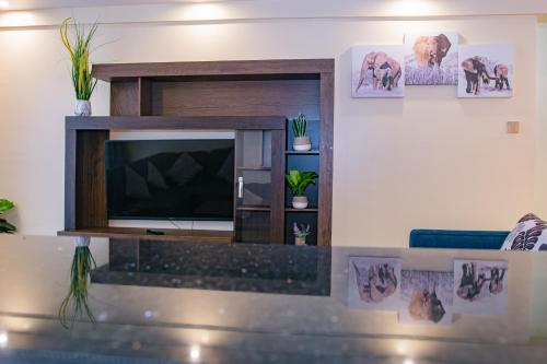Elegant 2 BR Apartment Kileleshwa Free Netflix Parking Superfast WIFI Views of Arboretum