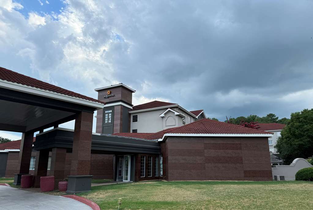 La Quinta Inn & Suites by Wyndham Birmingham Homewood - featured photo