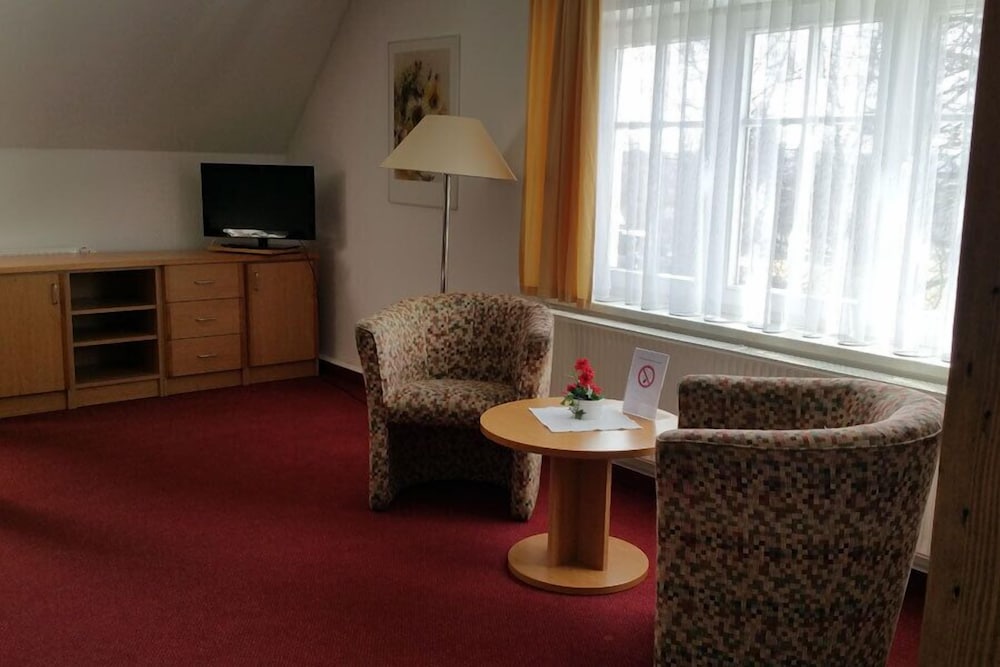 Hainberg Hotel Garni — Ebersbach — photo 5