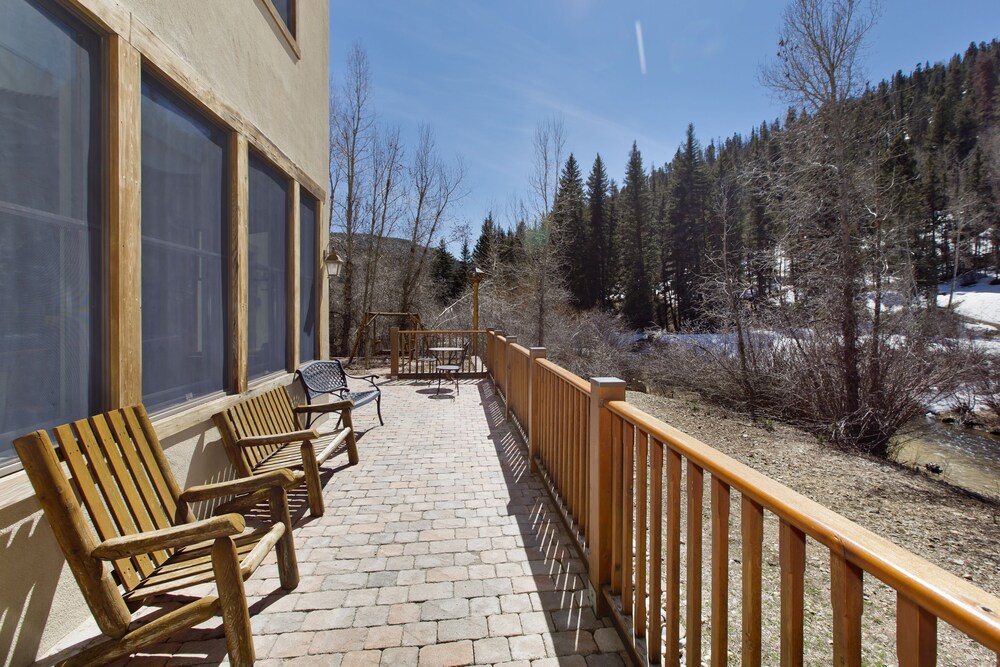 Double Dog Inn - photo 32
