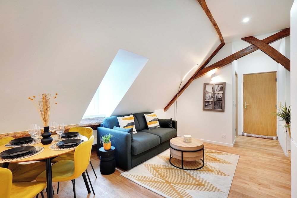 Bastille Ledru Rollin Apartment — 4-Star Luxury Hotel in Paris, France