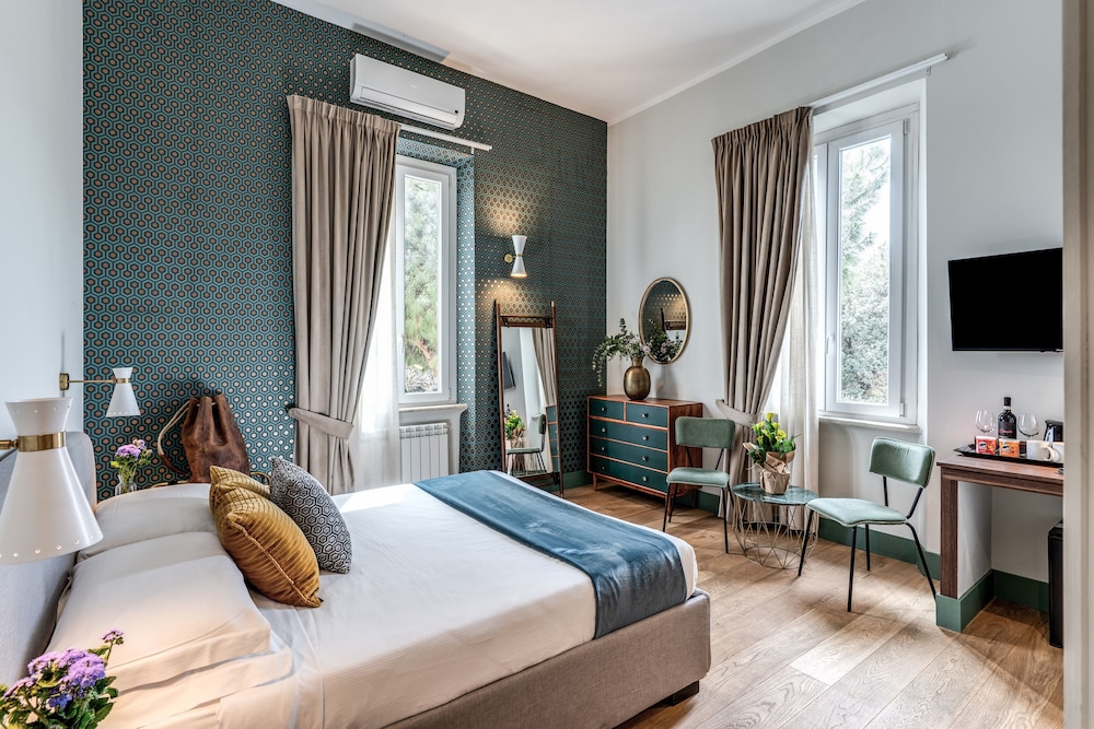 Tree Charme Trilussa — 4-Star Luxury Hotel in Rome, Italy