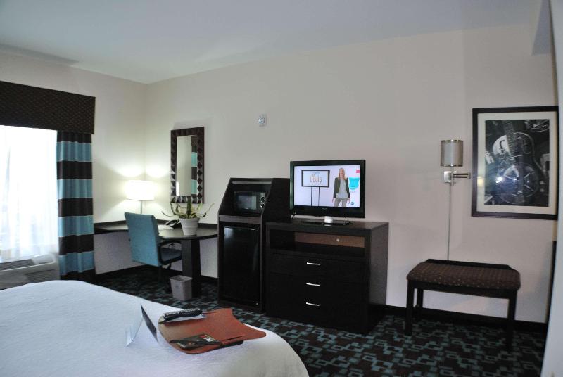 Hampton Inn & Suites Nashville @ Opryland - photo 16