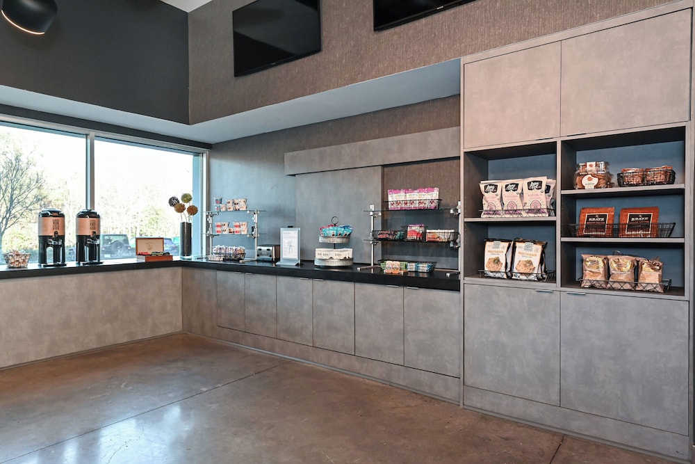 Aloft Charleston Airport & Convention Center - photo 32
