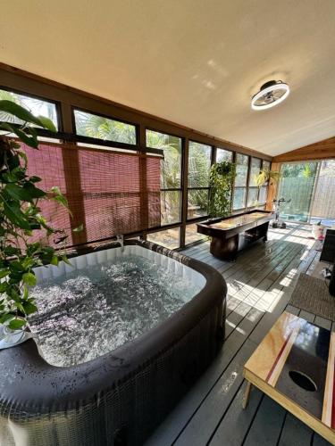 Waterfront Zen Dock Paddleboards Jacuzzi & Games - last minute hotel in Saint Augustine
