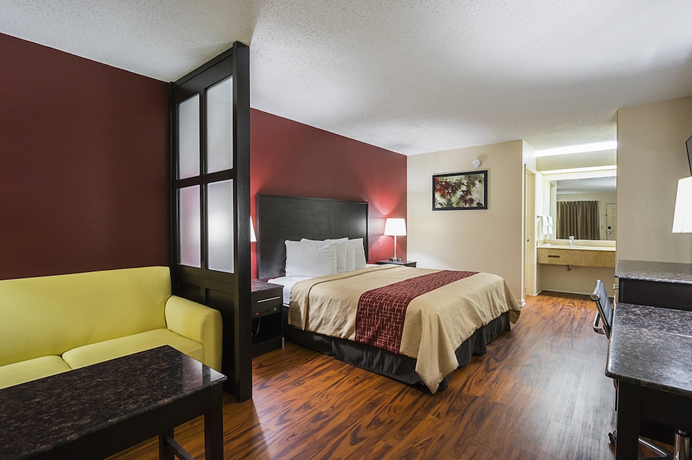 Red Roof Inn & Suites Scottsboro - featured photo
