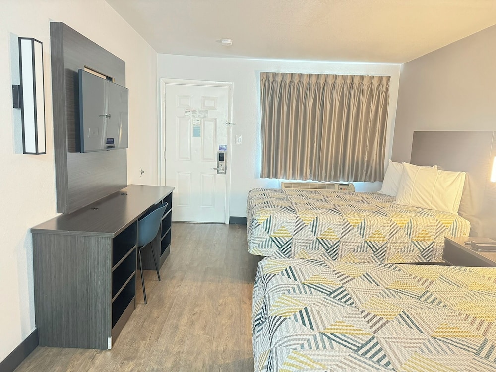 Masters Inn Tucker - photo 24
