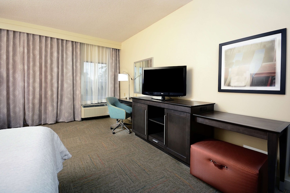 Hampton Inn Martinsville - photo 8