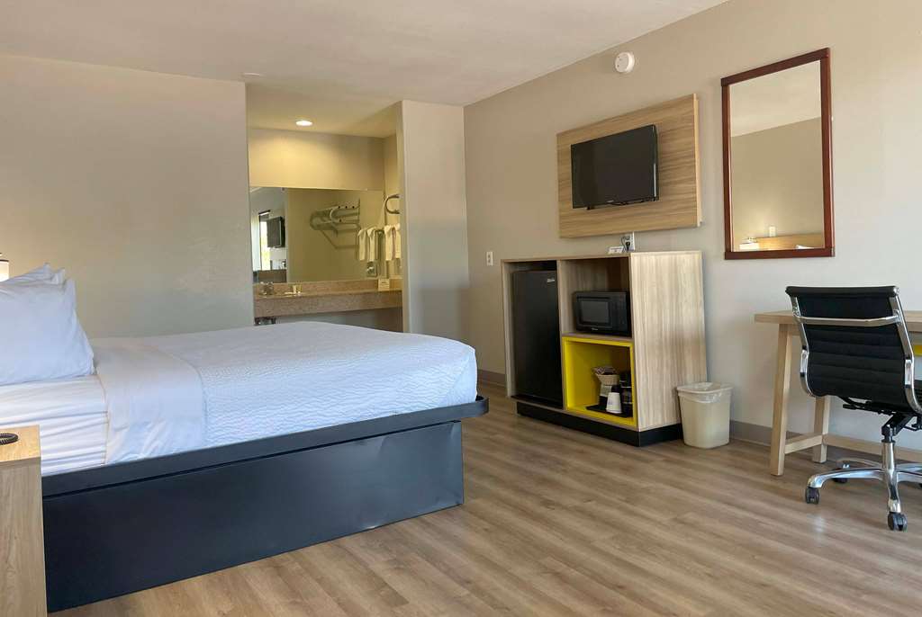 Days Inn by Wyndham Temple - photo 3