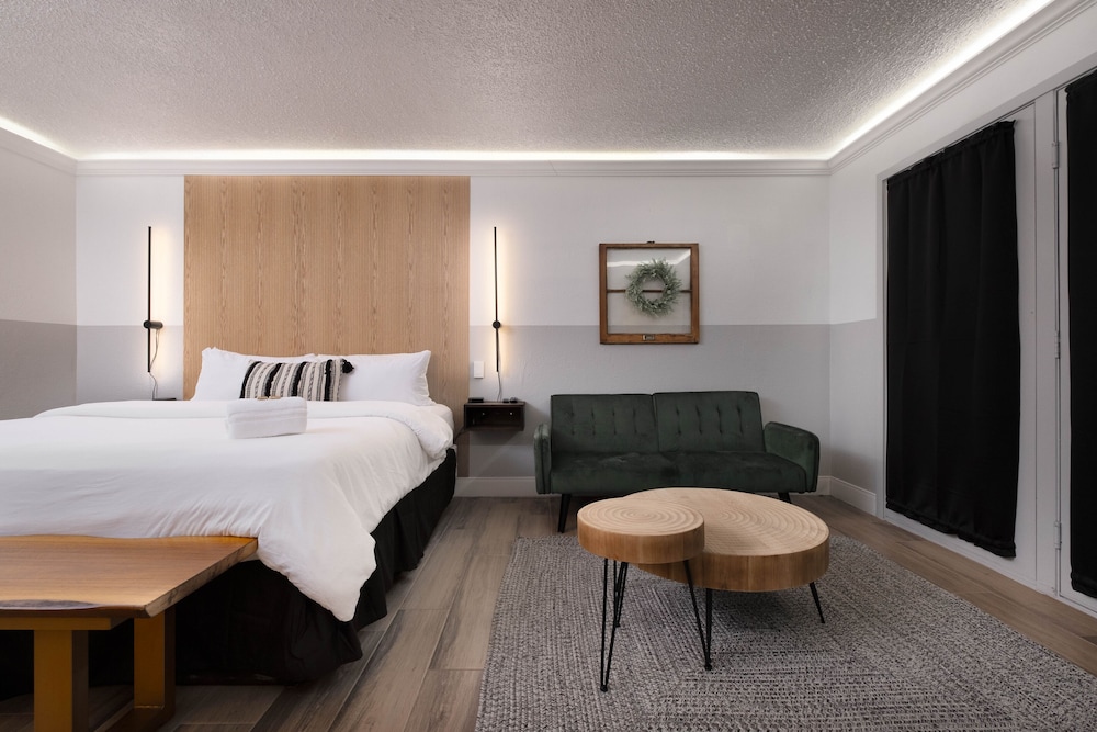 The Westerner Extended Stay - photo 20