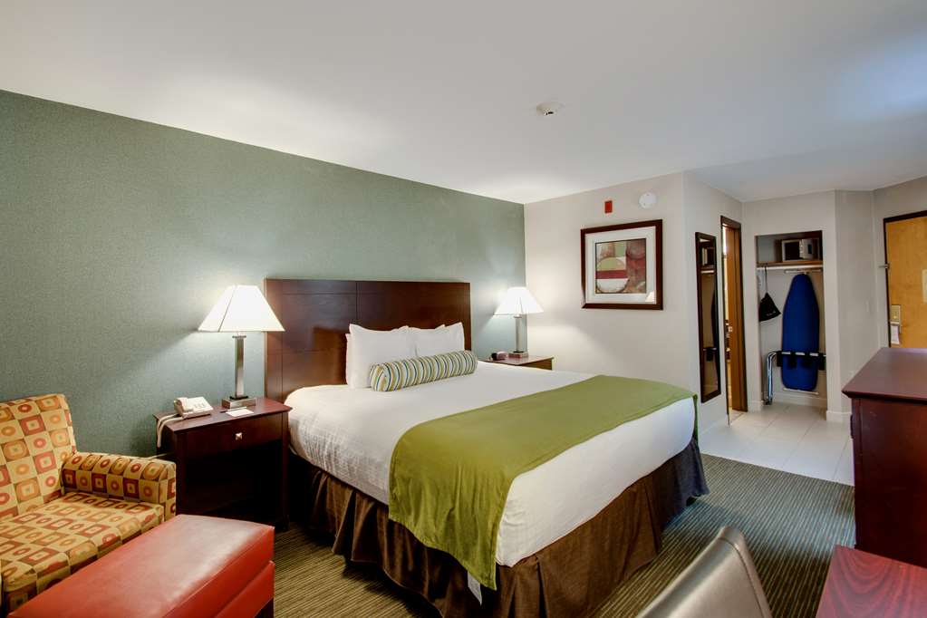 Best Western Plus The Inn at Hampton - photo 16