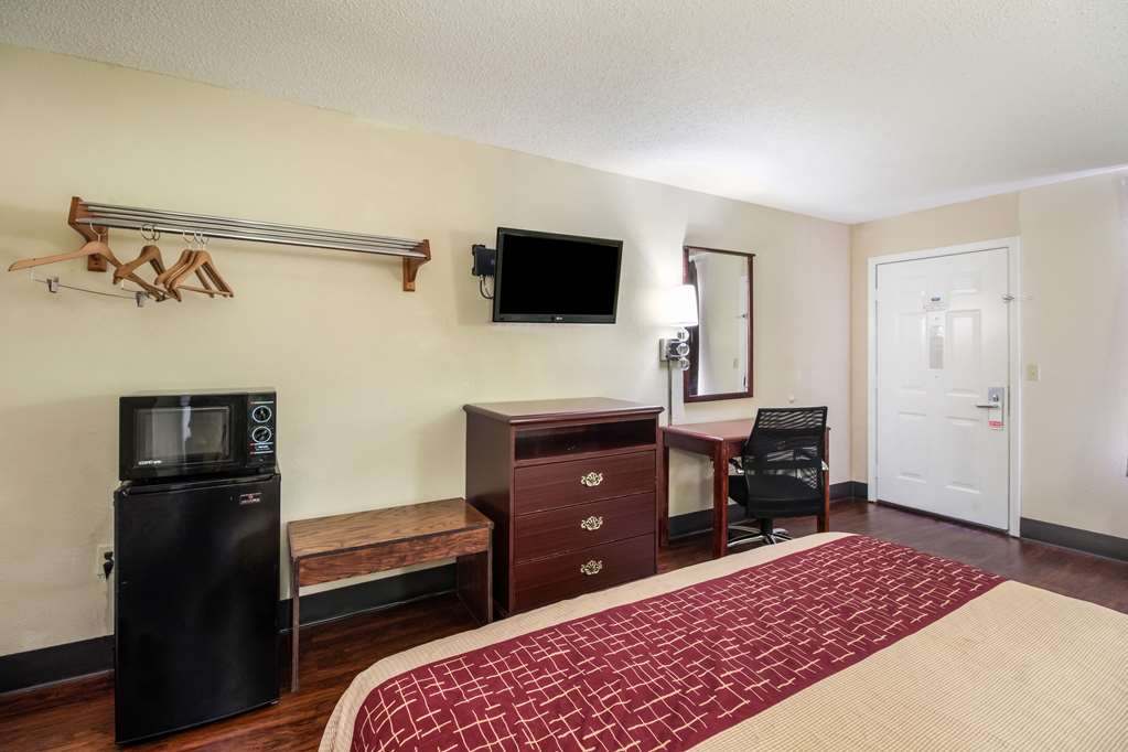 Rodeway Inn Bolivar - photo 16
