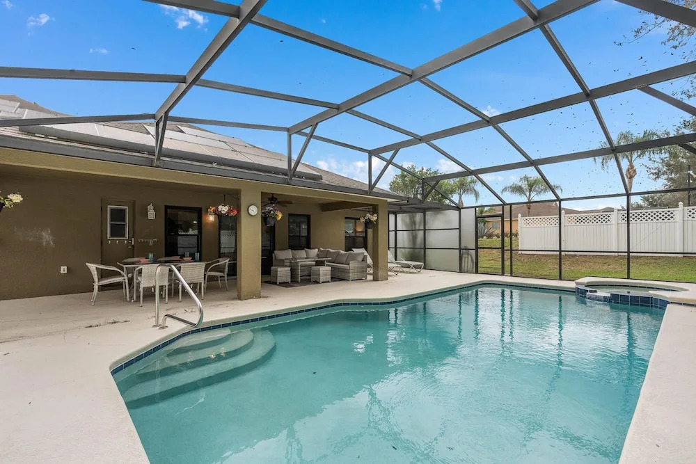 Legacy Park Villa: 5BR Pool & Near Disney — 4-Star Luxury Hotel in Davenport, United States