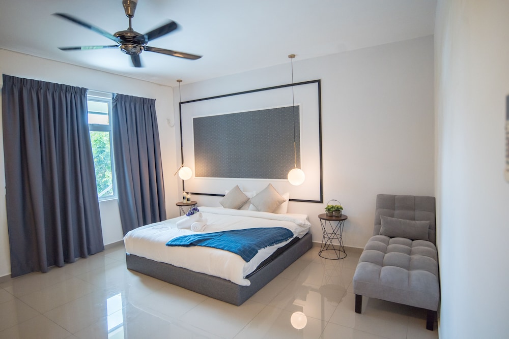 Shamrock Beach Villas Penang Seaview — 4-Star Luxury Hotel in George Town, Malaysia
