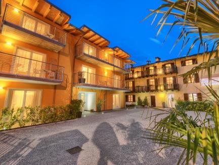 Residence Desireè — 4-Star Luxury Hotel in Riva Del Garda, Italy