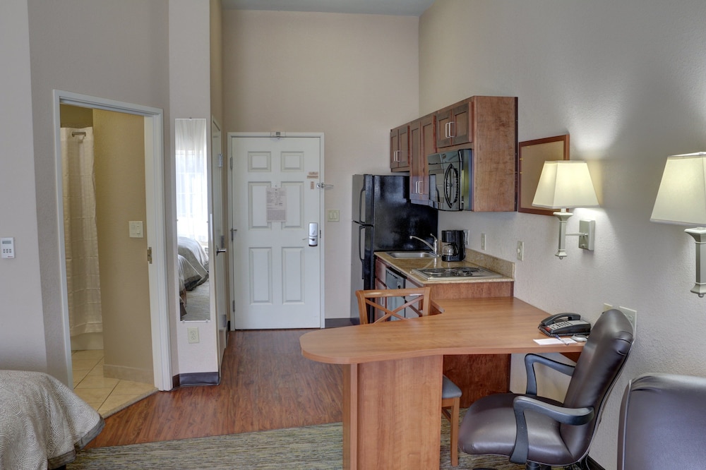 Candlewood Suites Texarkana by IHG - photo 11