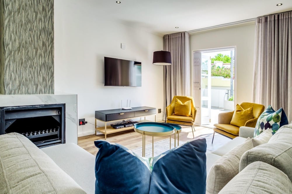 De Waterkant Townhouse with pool access 116 DWP — 4-Star Luxury Hotel in Cape Town, South Africa