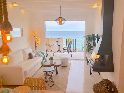 Beachfront Penthouse Heated Jacuzzi Bbq Bikes — Malaga
