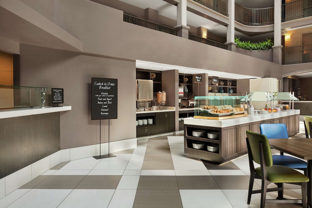 Embassy Suites by Hilton Arcadia Pasadena Area - photo 25