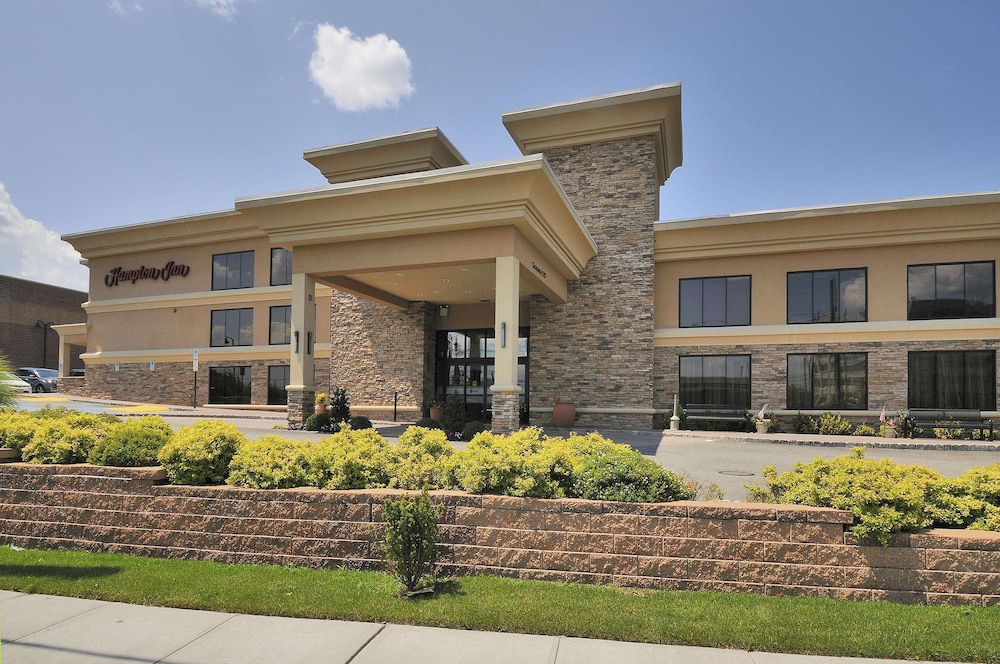 Hampton Inn Jericho Westbury - carbon neutral hotel in Jericho