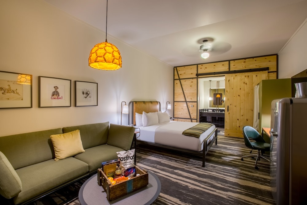 Cavalry Court by Valencia Hotel Collection - photo 6