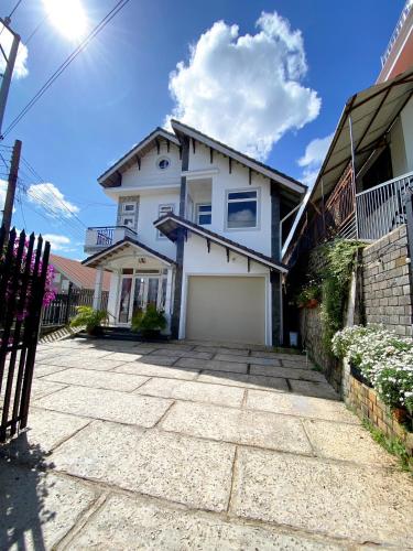 Tuong Vy Private Villa — 4-Star Luxury Hotel in Da Lat, Vietnam