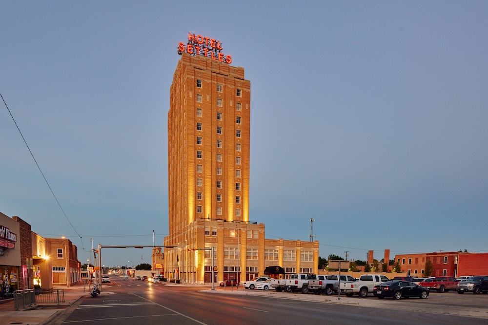 Hotel Settles - carbon neutral hotel in Big Spring