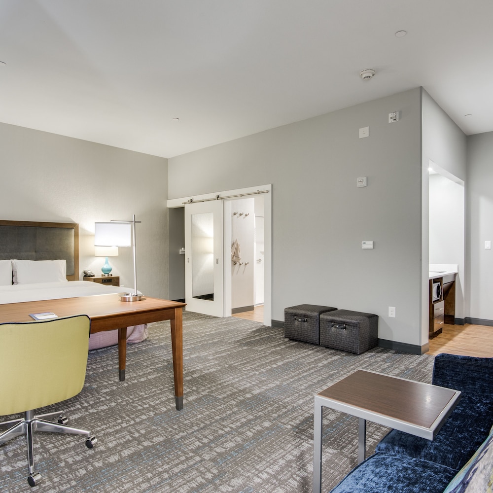 Hampton Inn & Suites Dallas Ft. Worth Airport South - photo 11