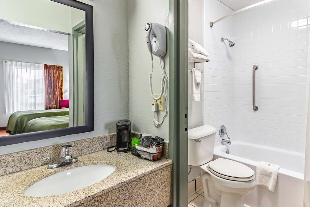 Quality Inn Goodlettsville - photo 24