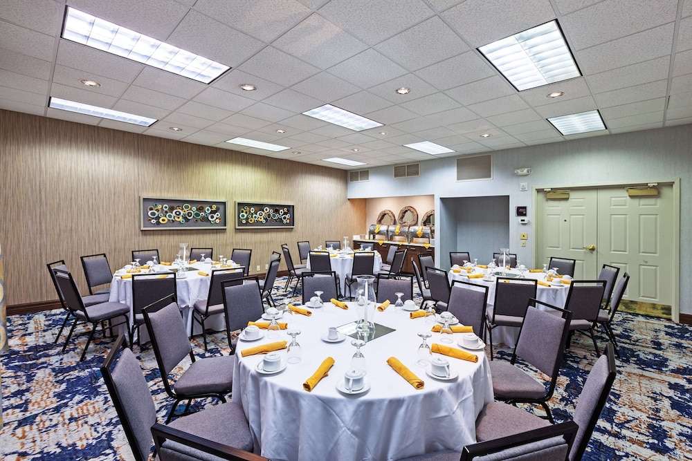 Homewood Suites by Hilton Greensboro - photo 38
