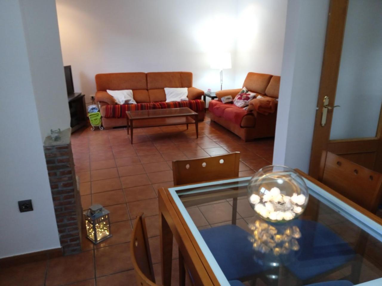 Vivienda Adosada Con Merendero En Carcedo pet-friendly hotel Carcedo De Burgos