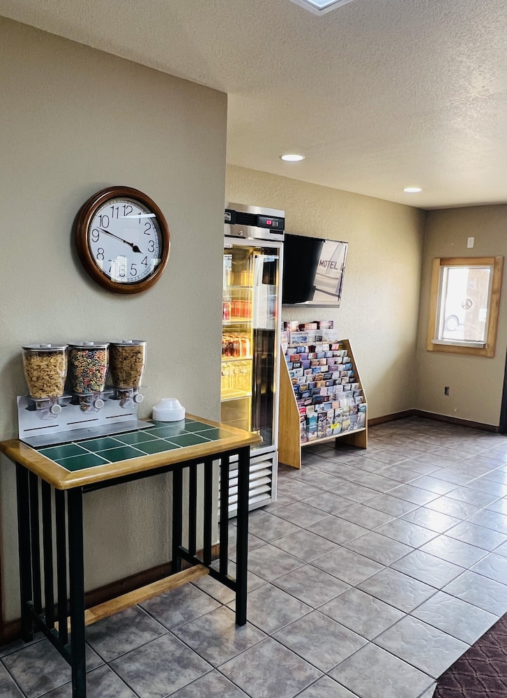 Cattle Country Lodge - photo 5