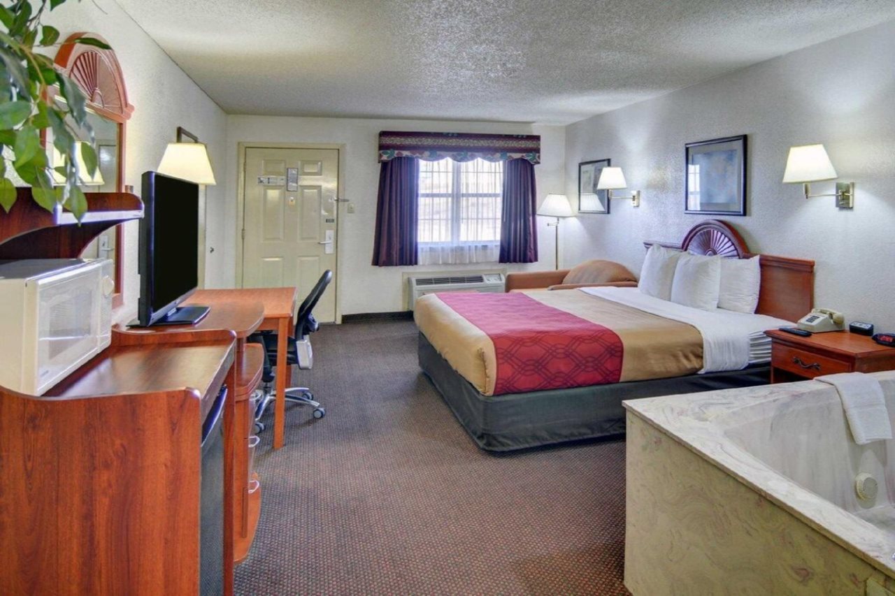 Super 8 by Wyndham Decatur Texas - photo 19