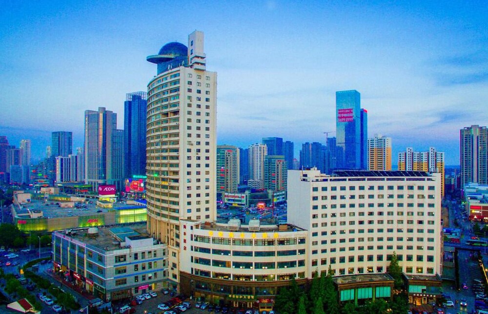 Century Harvest Hotel in Qingdao, People's Republic of China