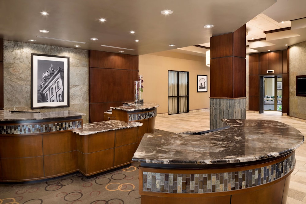 Embassy Suites Hotel Des Moines Downtown - photo 8