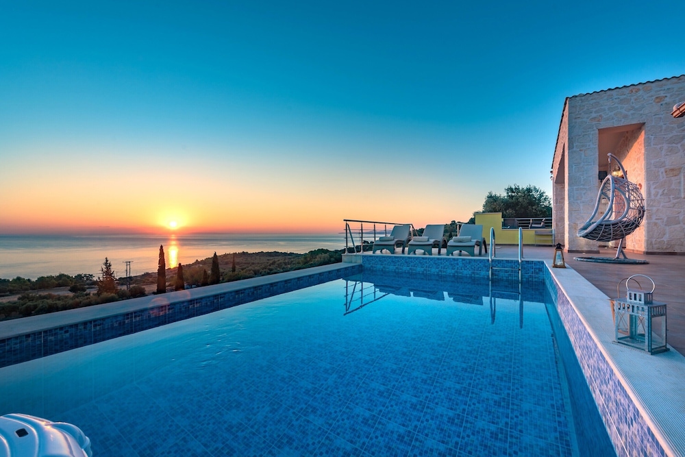 Nisaki Villa — 4-Star Luxury Hotel in Zakynthos, Greece