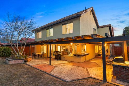 Mira Mesa Family Retreat 4BR with Balcony and Firepit in San Diego, United States