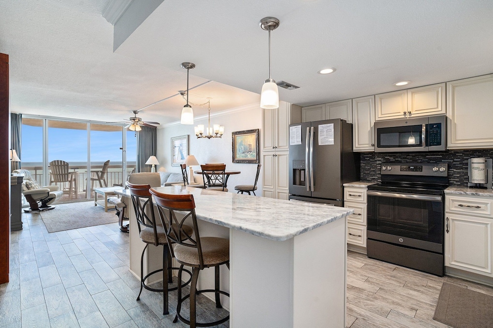 1009 Waters Edge Resort 1 Bedroom Condo by RedAwning - photo 6