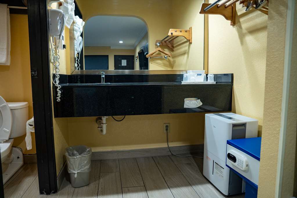 Americas Best Value Inn Ft. Myers - photo 14